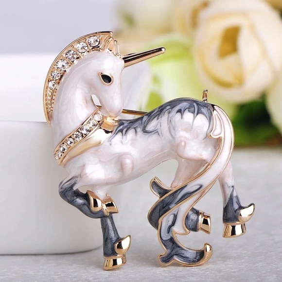 Vazira Queen Jewelry - Unicorn Brooch with Crystals